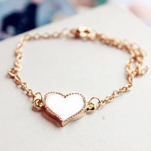 Heart-shaped bracelet