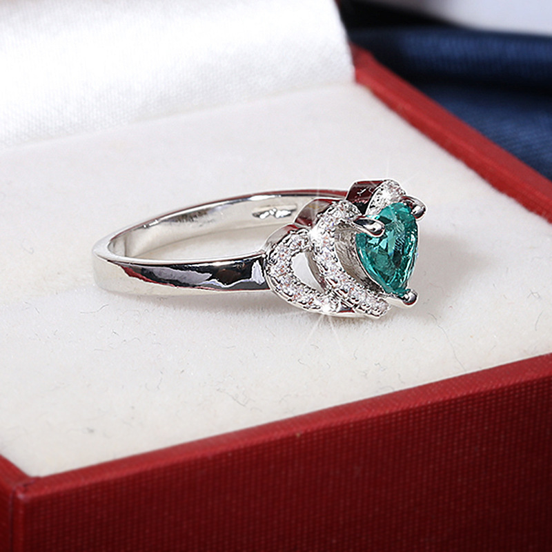 Green Zircon Heart-shaped Ornament Love Heart-shaped Ring