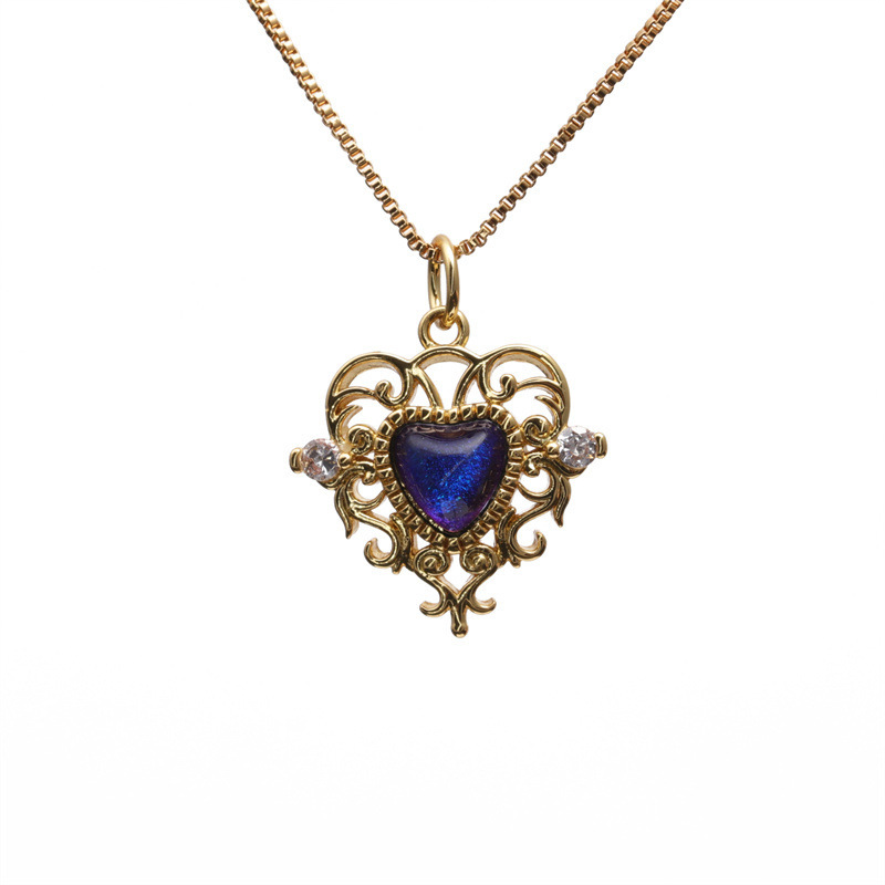 Hollow Heart-shaped Pendant Necklace Heart-shaped Crystal