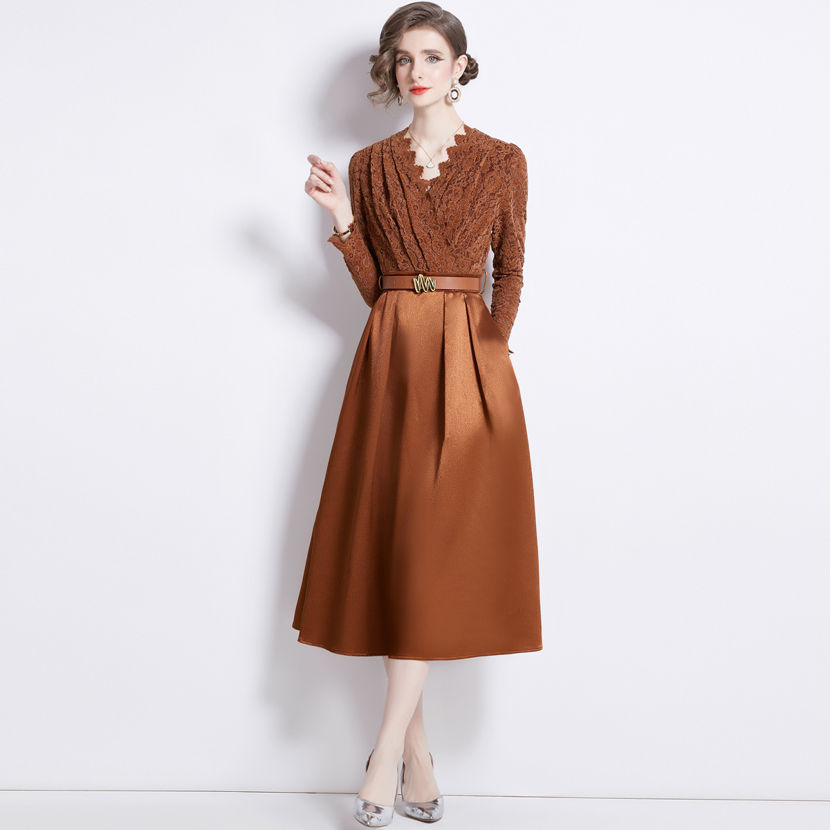 V-neck Waist-controlled Lace-up Large Swing Dress