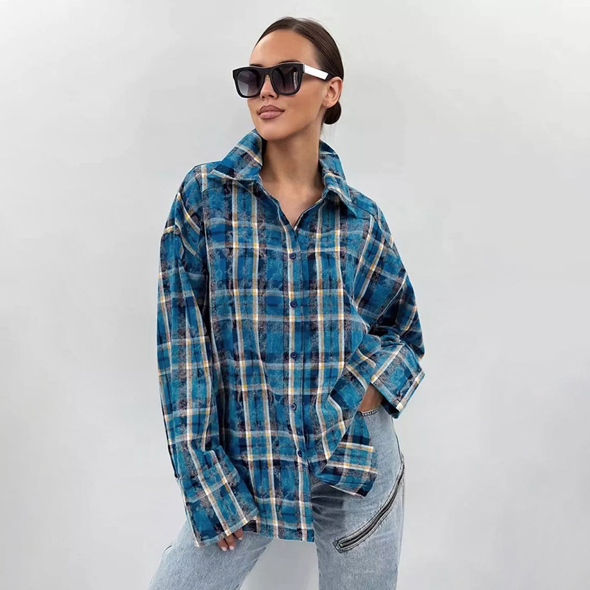 Distressed Retro Shirt Women’s Mid-length