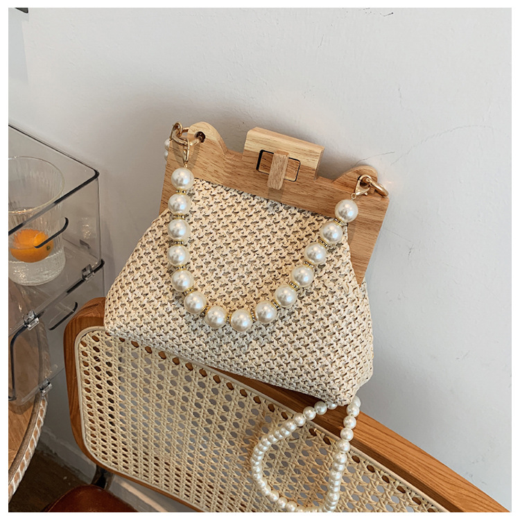 Women’s Straw Beach Pearl Chain Woven Shoulder Bag